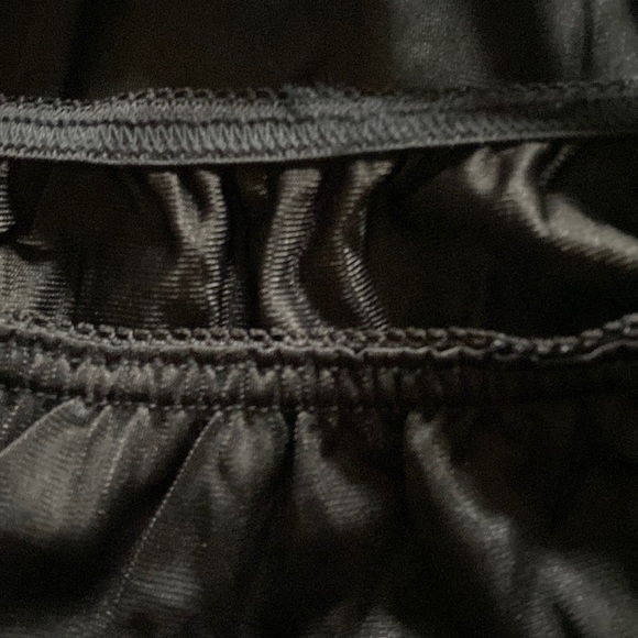 Mei Lin 1980’s black waist half slip knee length side slit midi small nylon lace - Picture 4 of 6